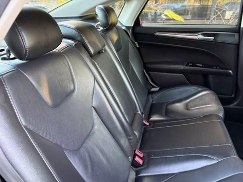 Used 2016 Ford Fusion Titanium FWD image 23