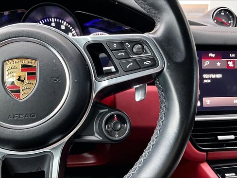 Used 2023 Porsche Cayenne Platinum Edition image 19