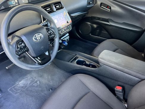 Used 2021 Toyota Prius LE FWD image 11