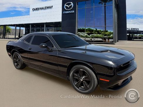 Used 2020 Dodge Challenger SXT RWD image 6