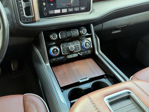 Used 2023 GMC Yukon Denali Ultimate AWD/4WD image 26
