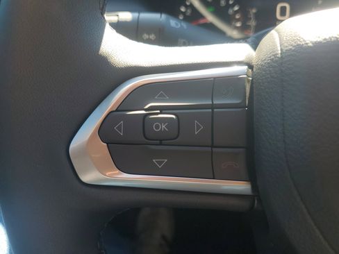 New 2026 Jeep Compass Latitude image 13