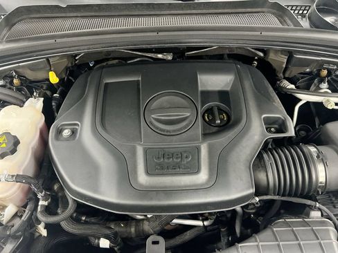Used 2023 Jeep Grand Cherokee Summit AWD/4WD image 26