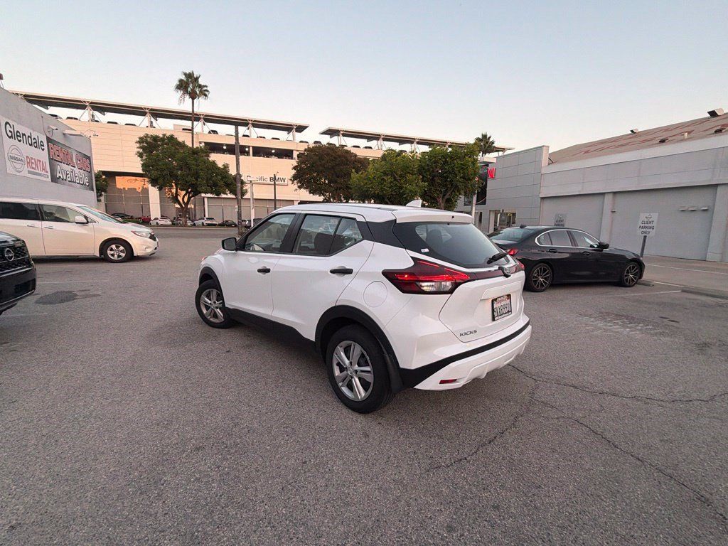 Certified 2025 Nissan Kicks Play S FWD image 3
