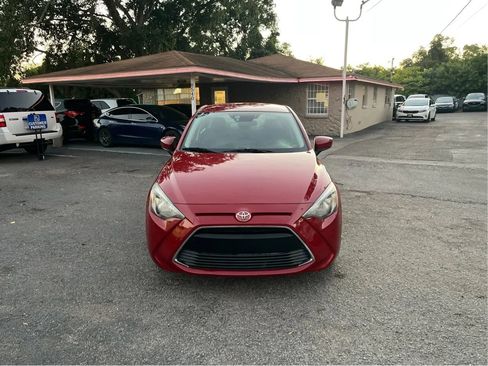 Used 2017 Toyota Yaris iA image 2