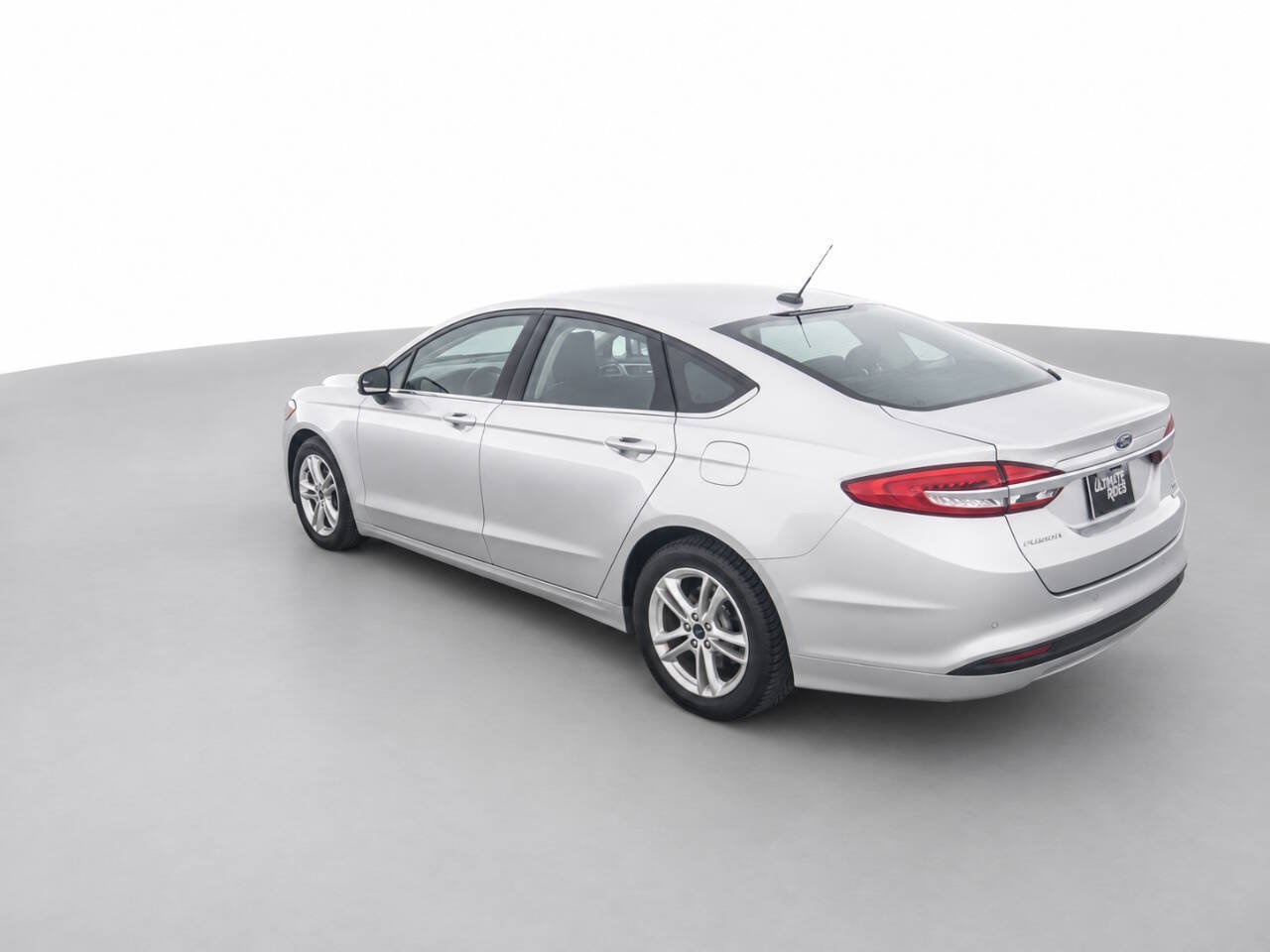 Used 2018 Ford Fusion SE w/ Fusion SE Technology Package FWD image 7