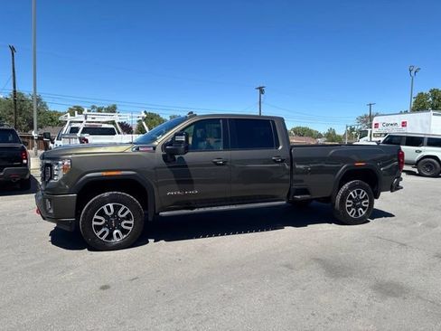 Used 2022 GMC Sierra 2500 AT4 w/ AT4 Preferred Package AWD/4WD image 5