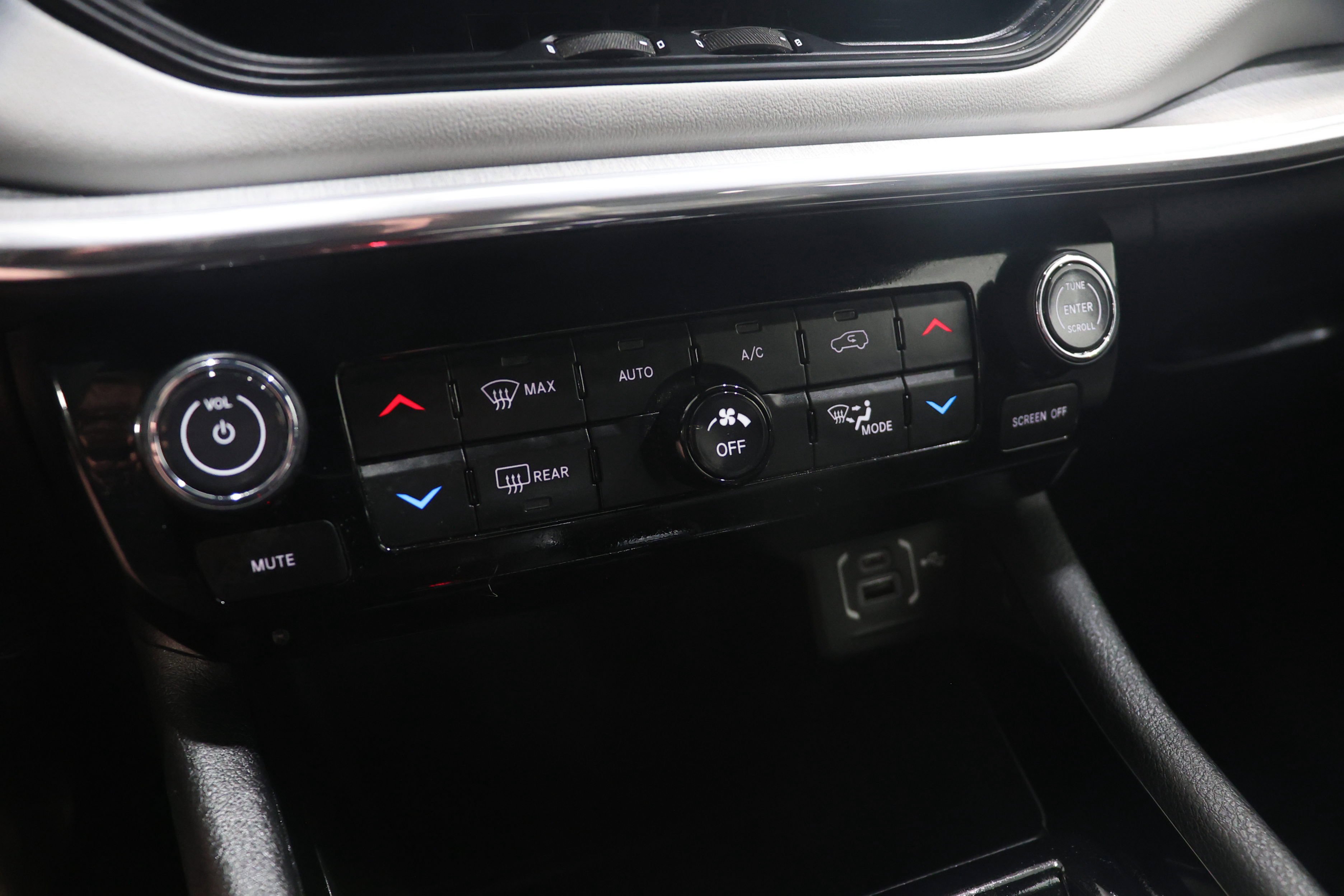 Used 2023 Jeep Compass Limited w/ Sun and Sound Group AWD/4WD image 27