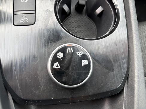 Certified 2024 Nissan Rogue SV AWD/4WD image 66