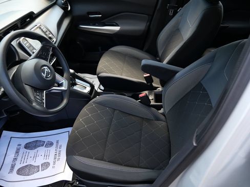 Used 2019 Nissan Kicks SV FWD image 10