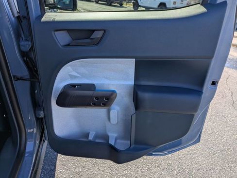 New 2025 Ford Maverick XLT image 30