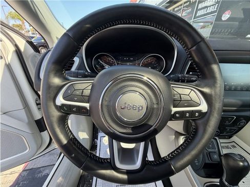 Used 2020 Jeep Compass Latitude AWD/4WD image 28