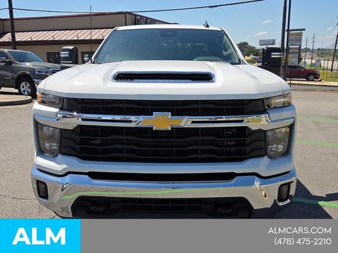Used 2025 Chevrolet Silverado 2500 LT w/ Convenience Package AWD/4WD image 2
