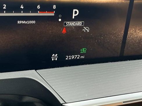 Used 2025 INFINITI QX80 Sensory image 47