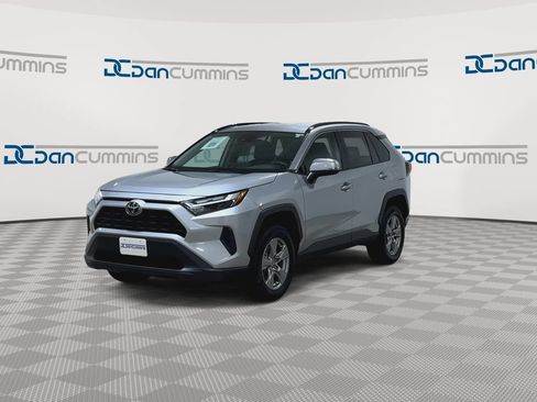 Used 2025 Toyota RAV4 XLE AWD/4WD image 4