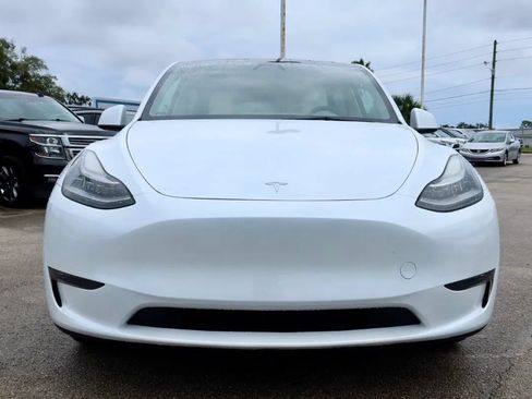 Used 2023 Tesla Model Y Long Range AWD/4WD image 6