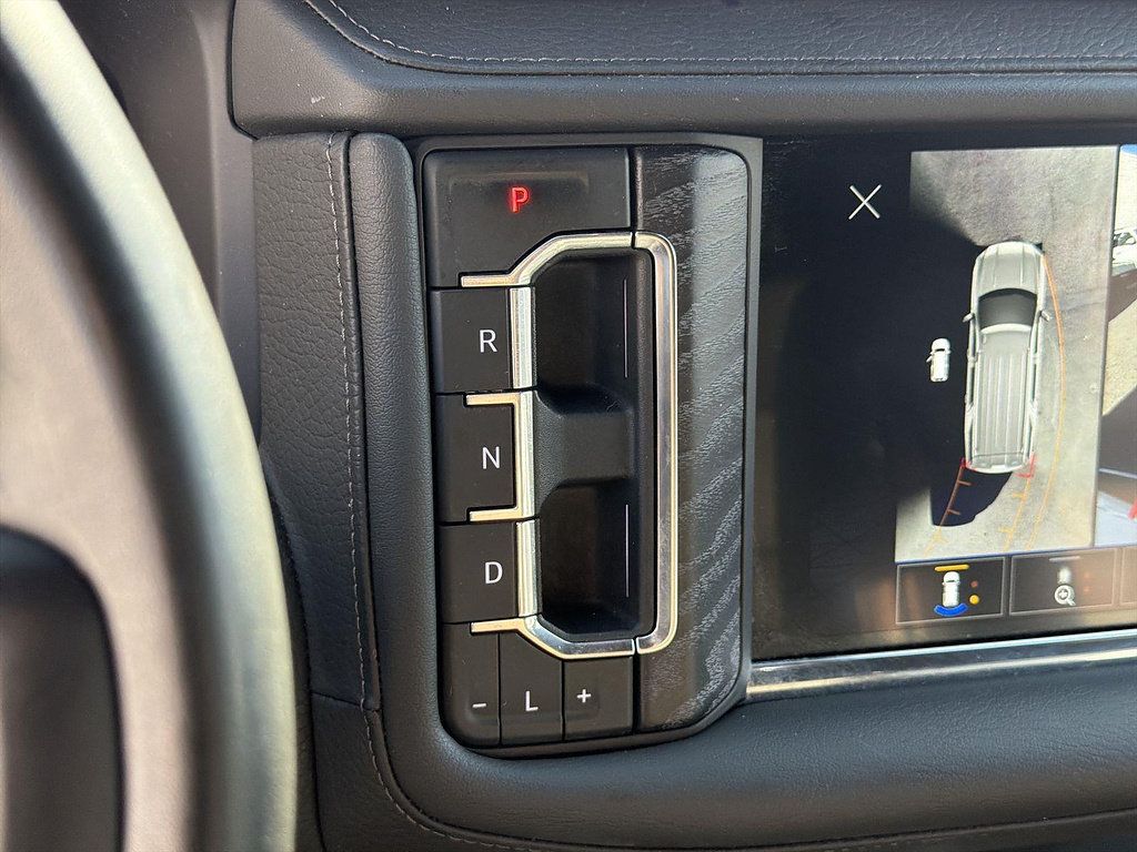 Used 2024 GMC Yukon XL Denali RWD image 15