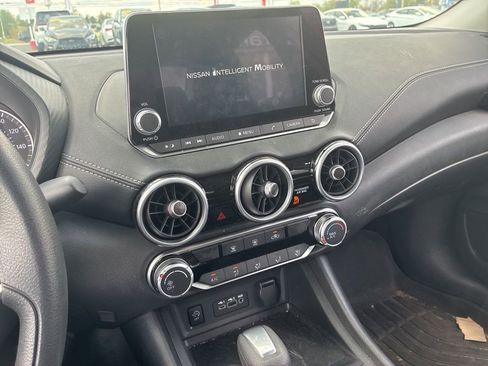 Used 2024 Nissan Sentra SV FWD image 6
