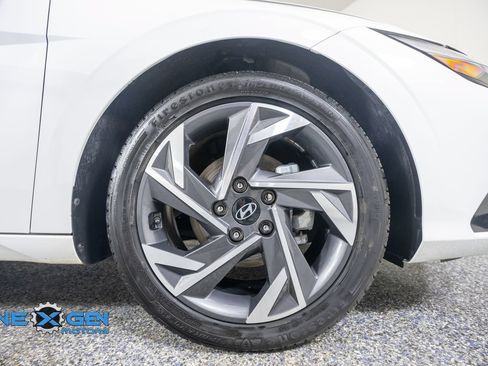 Used 2024 Hyundai Elantra SEL w/ Convenience Package FWD image 43