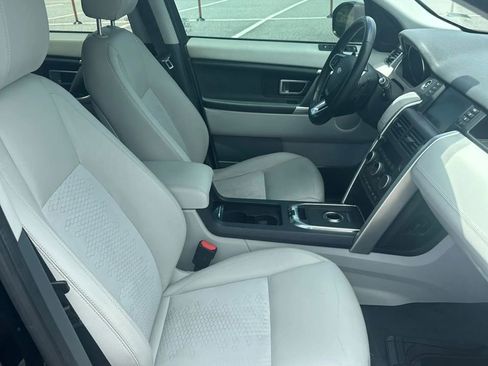 Used 2018 Land Rover Discovery Sport SE AWD/4WD image 13