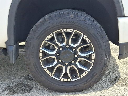 Used 2022 Chevrolet Silverado 3500 High Country w/ Technology Package image 9