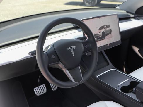 Used 2024 Tesla Model Y Performance AWD/4WD image 18