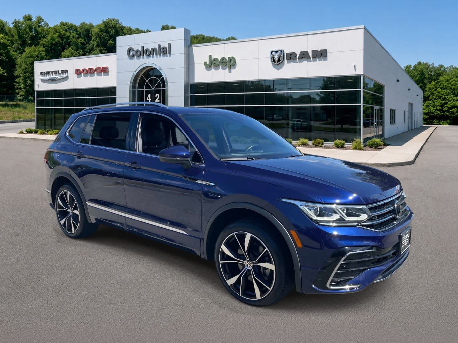Used 2022 Volkswagen Tiguan SEL R-Line AWD/4WD image 11