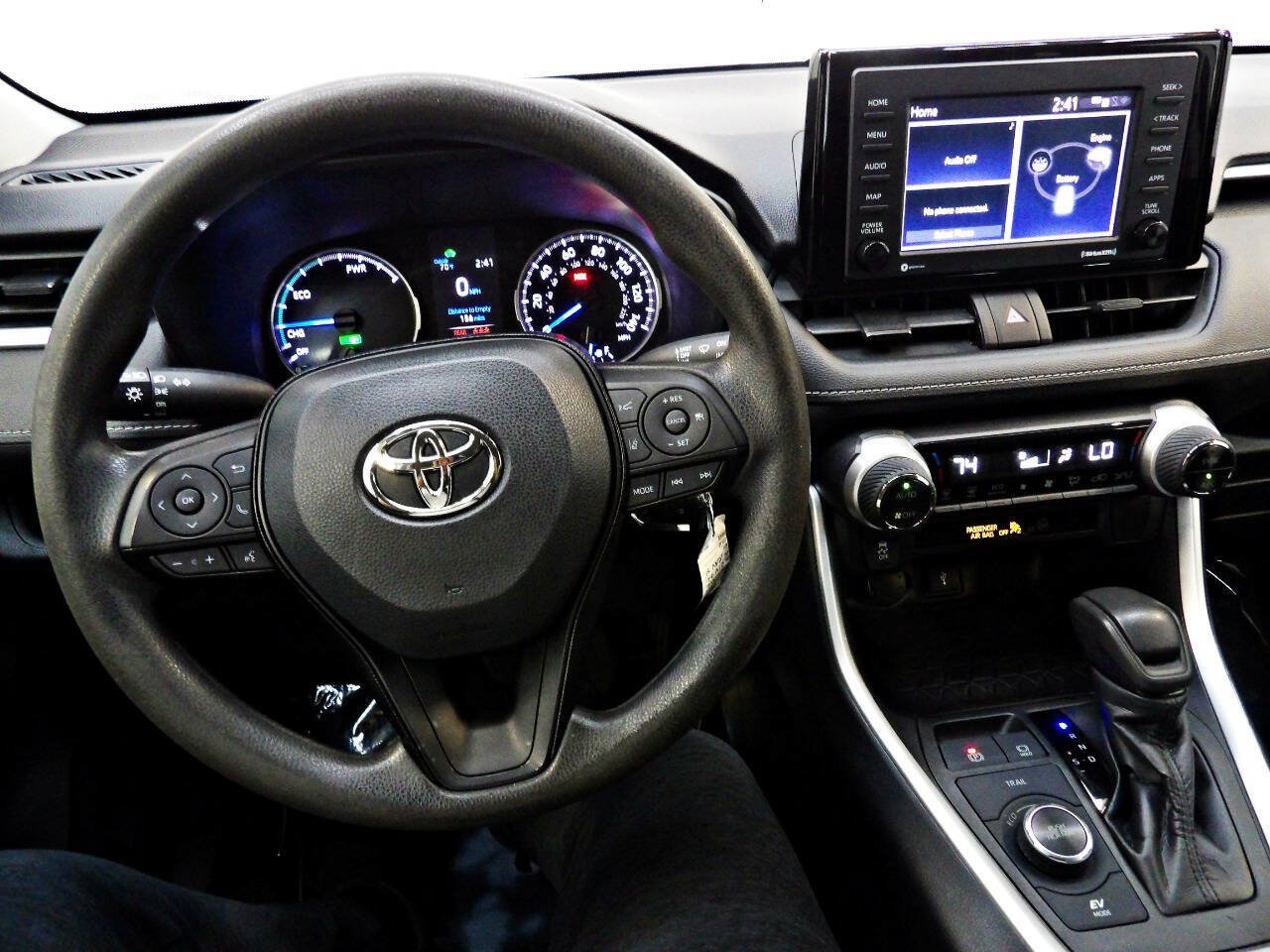 Used 2021 Toyota RAV4 LE AWD/4WD image 17