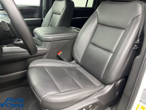 Used 2025 Chevrolet Suburban Z71 AWD/4WD image 19
