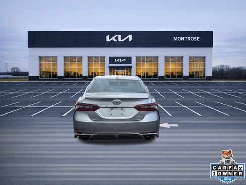 Used 2024 Toyota Camry XSE FWD image 7