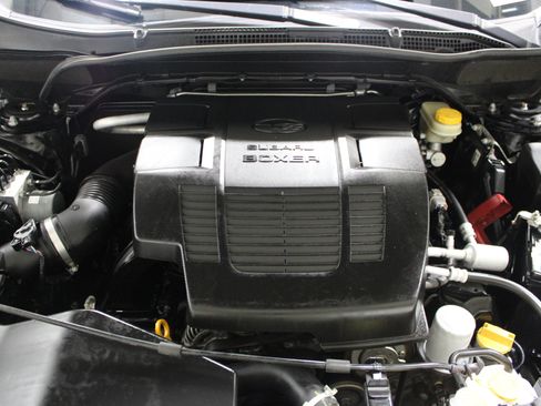 Used 2021 Subaru Forester AWD/4WD image 38