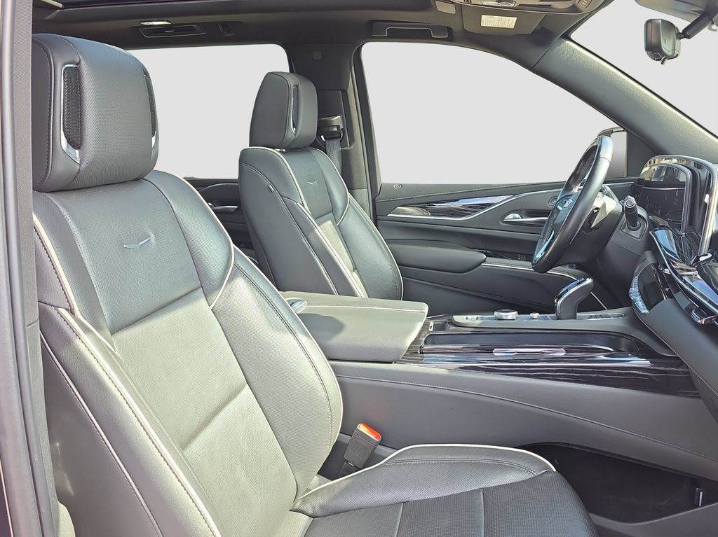 Used 2022 Cadillac Escalade Sport w/ Touring Package AWD/4WD image 19