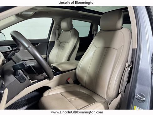 Used 2023 Lincoln Nautilus Reserve w/ Equipment Group 202A AWD/4WD image 17