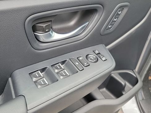 Used 2025 Honda Pilot TrailSport image 27