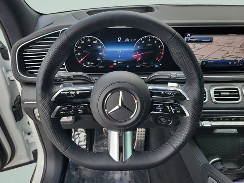 New 2026 Mercedes-Benz GLS 580 4MATIC image 23