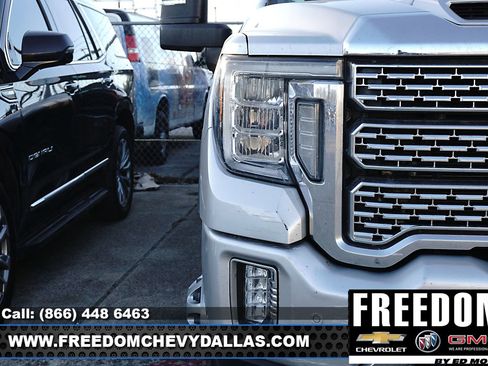 Used 2023 GMC Sierra 3500 Denali w/ Technology Package image 5