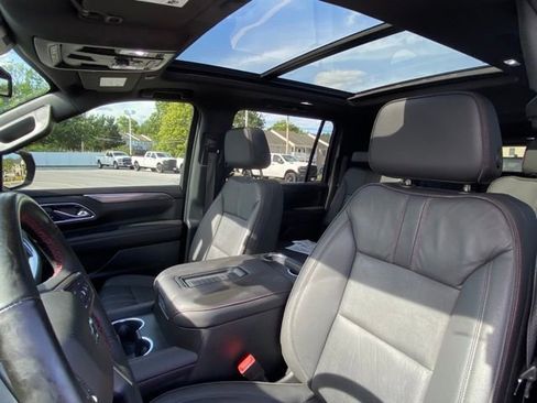 Used 2024 Chevrolet Suburban RST w/ Luxury Package AWD/4WD image 13