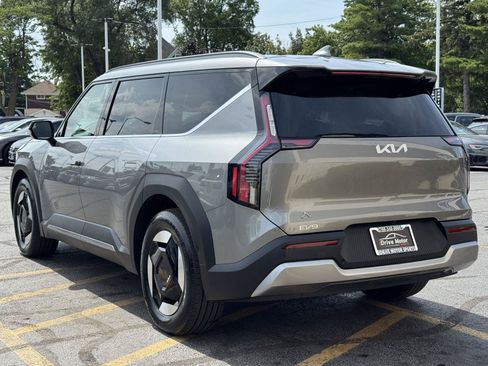 Used 2024 Kia EV9 Wind AWD/4WD image 7