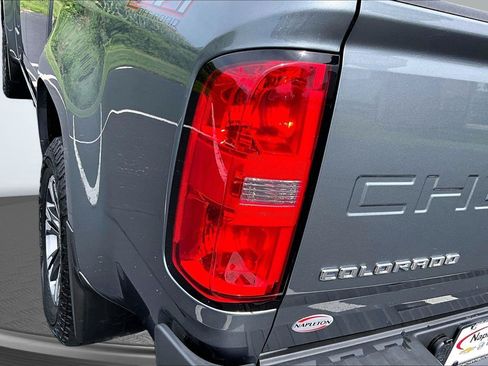 Used 2022 Chevrolet Colorado Z71 AWD/4WD image 31