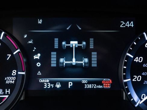 Used 2024 Toyota Highlander LE image 17