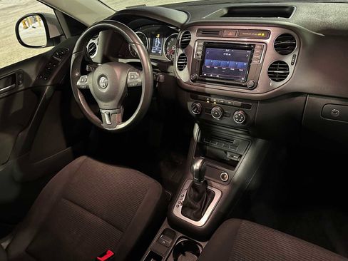 Used 2017 Volkswagen Tiguan S image 11