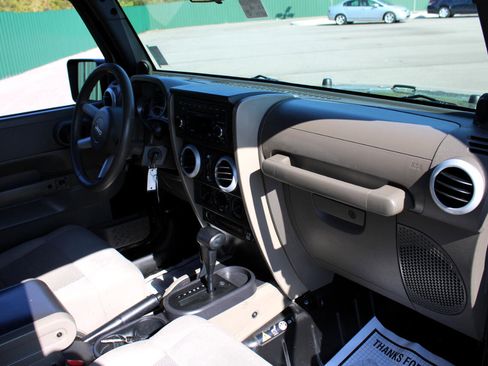 Used 2008 Jeep Wrangler Unlimited Sahara w/ Trailer Tow Group image 3