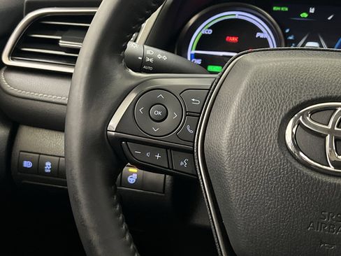 Used 2022 Toyota Camry XSE image 32