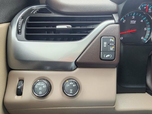 Used 2015 Chevrolet Suburban LTZ AWD/4WD image 14
