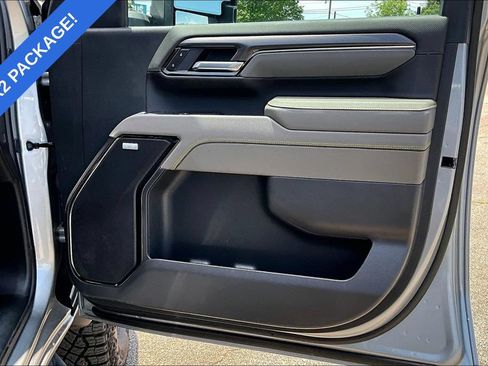 Used 2025 Chevrolet Silverado 2500 ZR2 w/ Technology Package AWD/4WD image 21