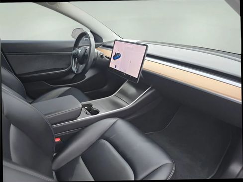 Used 2018 Tesla Model 3 Long Range image 17