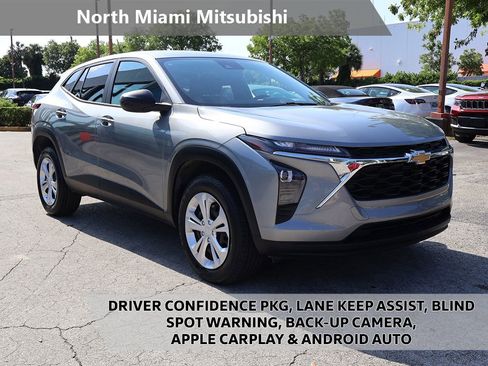 Used 2024 Chevrolet Trax LS w/ Driver Confidence Package FWD image 1