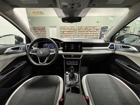 New 2025 Volkswagen Taos SE image 16