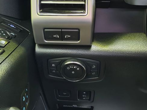 Used 2019 Ford F250 Platinum w/ Platinum Ultimate Package AWD/4WD image 24