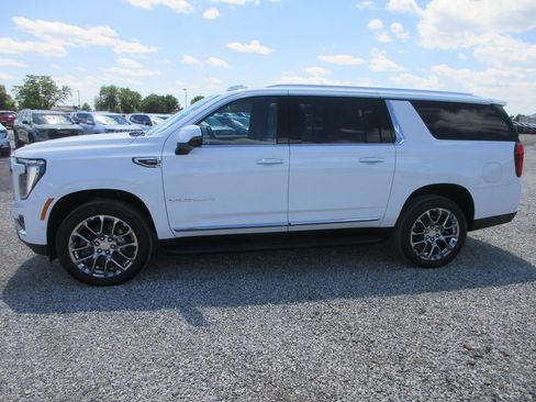 New 2026 GMC Yukon XL Elevation w/ Elevation Premium Package AWD/4WD image 7
